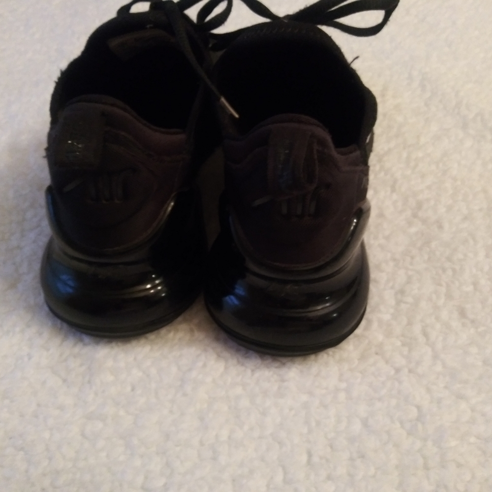 Nike 270